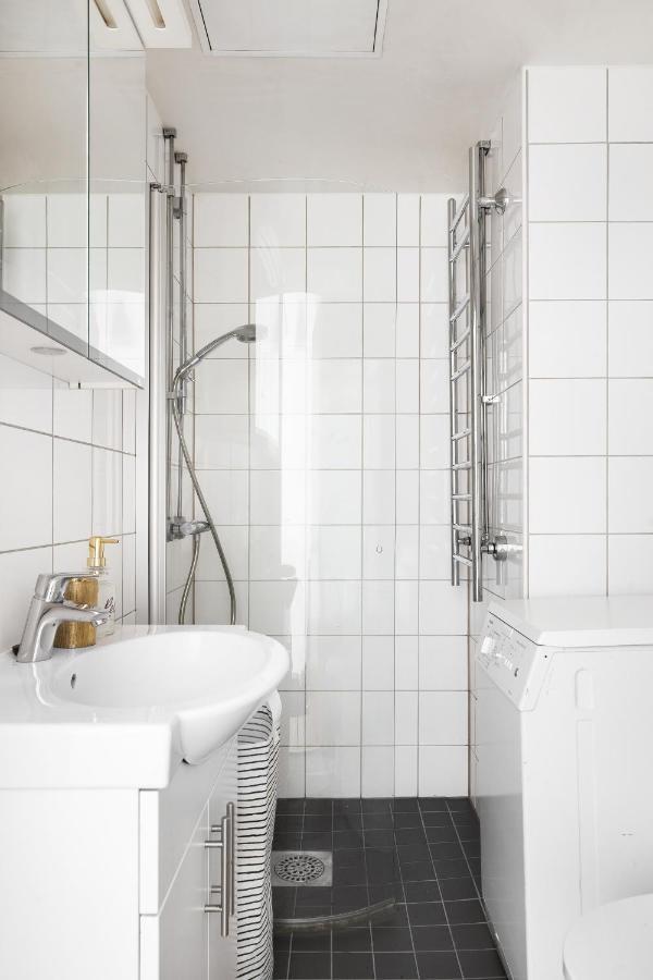 Trendy Nordic Studio By Tram Stop 赫尔辛基 外观 照片